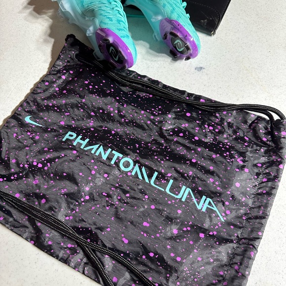 PHANTOM LUNA ELITE FG - size 3.5 Men’s / 5 Women’s - Picture 7 of 12